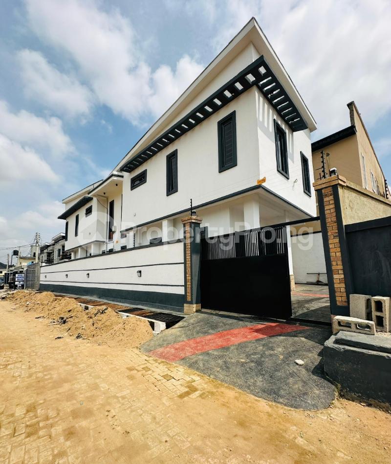 3 bedroom House for sale (extension) Omole phase 2 Ojodu Lagos