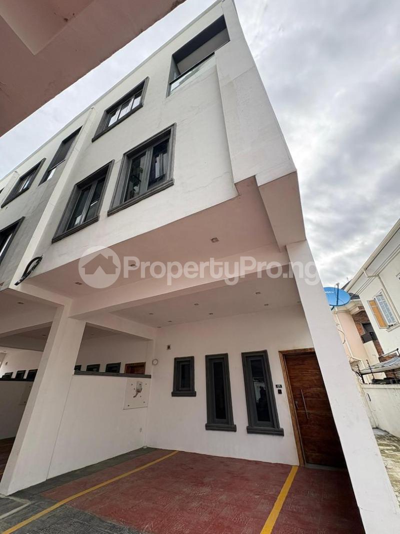 3 bedroom House for sale Ologolo Lekki Lagos