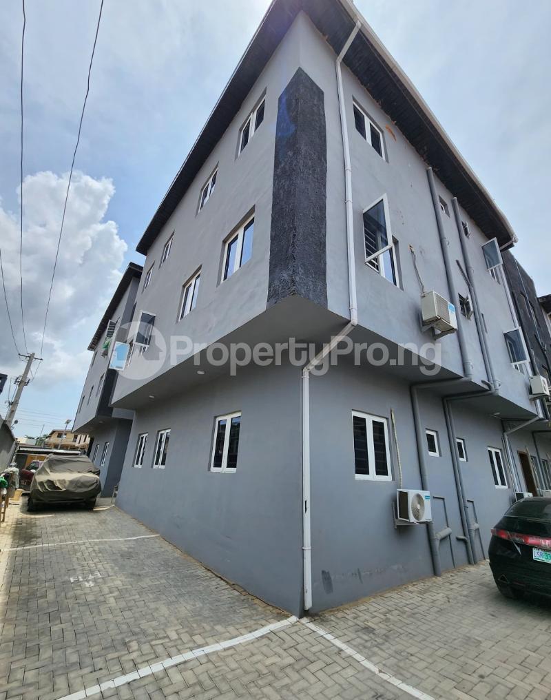 3 bedroom Flat / Apartment for sale Surulere Lagos