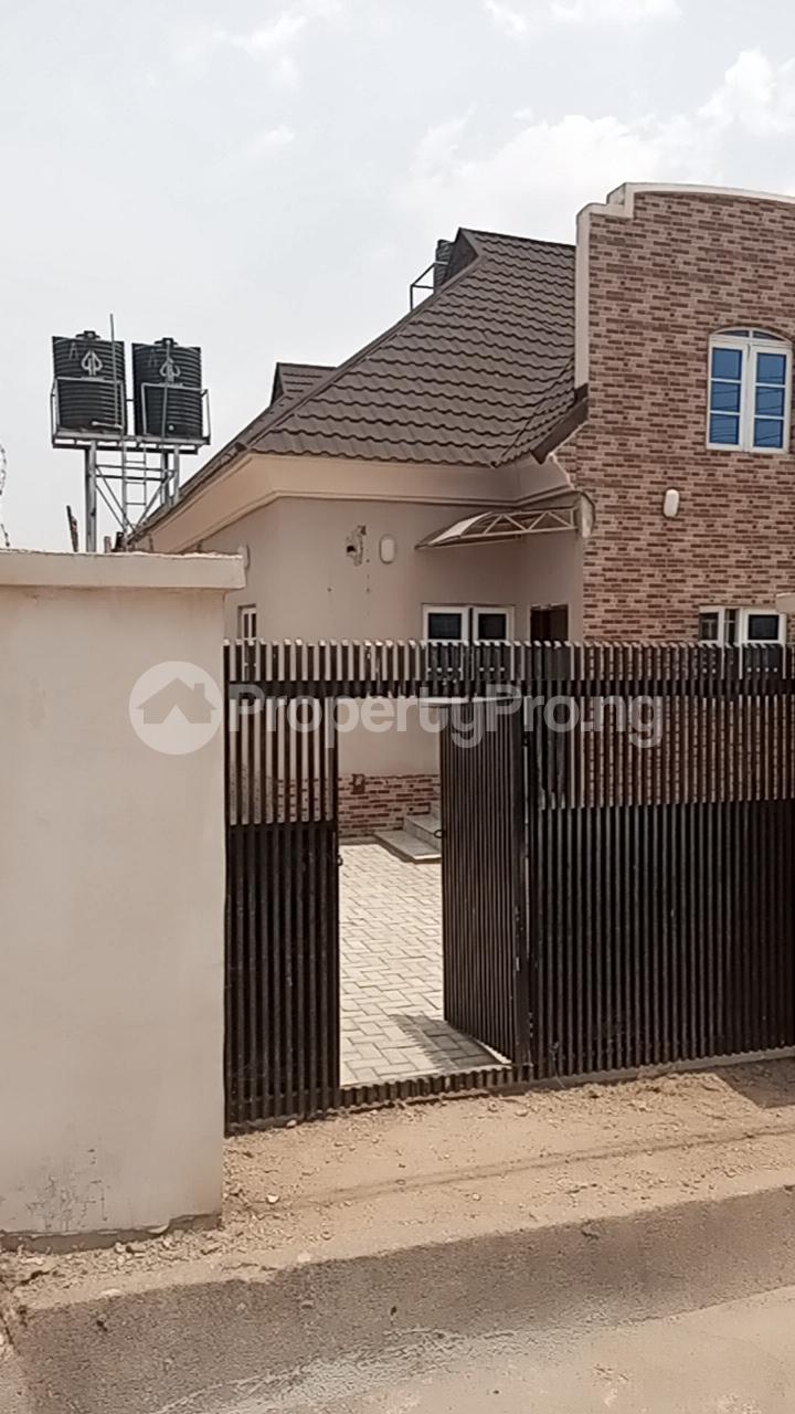 3 bedroom House for rent Lavister Court Estate Galadinmawa Abuja