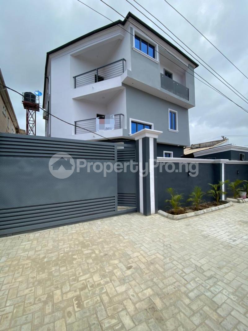 3 bedroom Flat / Apartment for rent Ologolo Lekki Lagos