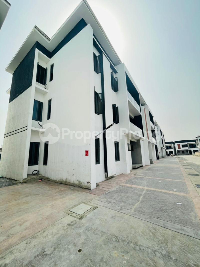 3 bedroom Flat / Apartment for rent Ologolo Lekki Lagos