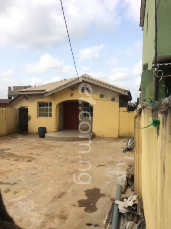 3 bedroom House for sale Oremeji Yakoyo/Alagbole Ojodu Lagos