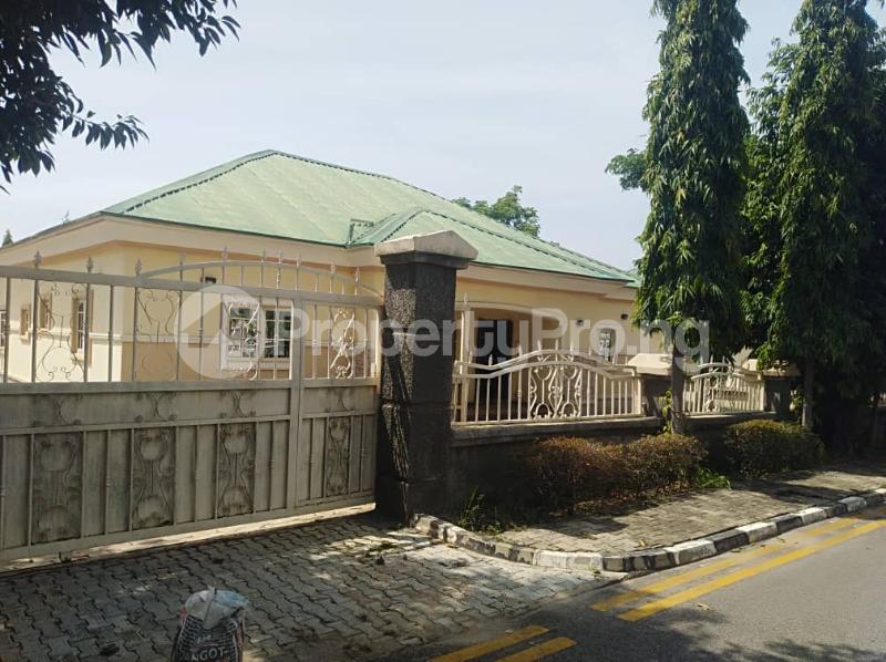 4 bedroom House for sale Von/trademoore Axis Airport Road, Lugbe Abuja