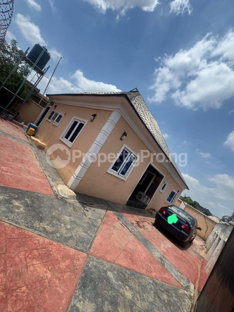 3 bedroom House for sale Ade Oje Oluyole Extension Akala Express Ibadan Oyo