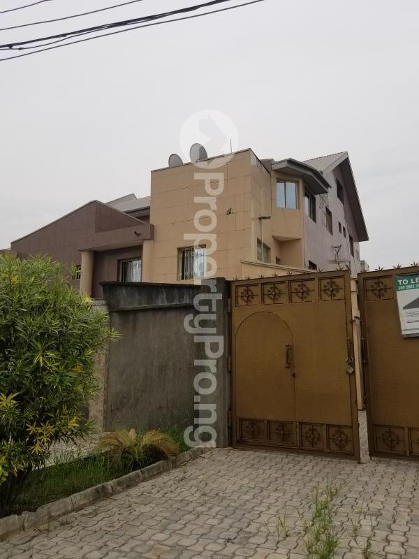 3 bedroom House for rent Bera Estate chevron Lekki Lagos