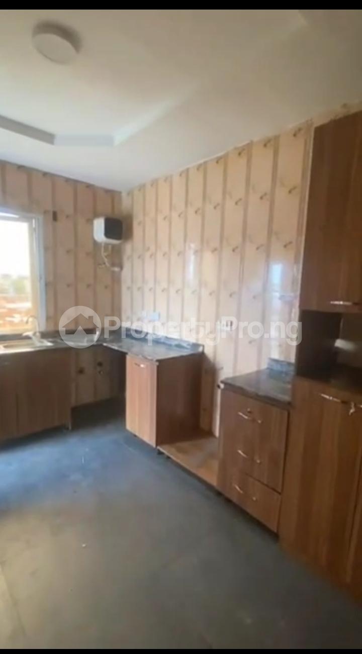 3 bedroom Flat / Apartment for rent Onike Iwaya, Yaba, Lagos Yaba Lagos - 1