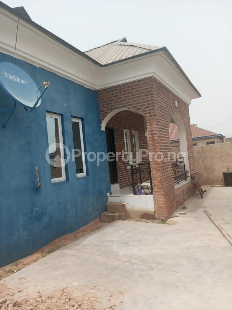 3 bedroom Flat / Apartment for rent Abado Idi Ahun Elebu Oluyole Extension Off Akala Express Ibadan Oyo