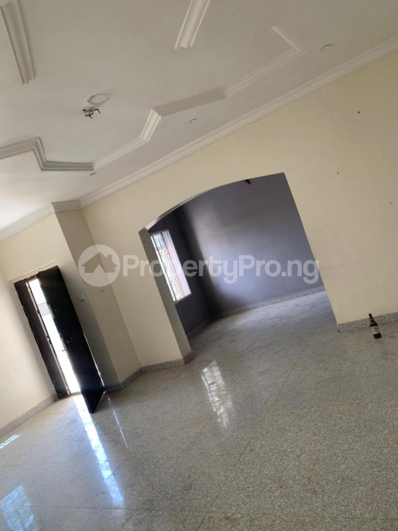 3 bedroom Flat / Apartment for rent Elebu Market, Off Akala Express Ibadan Oyo