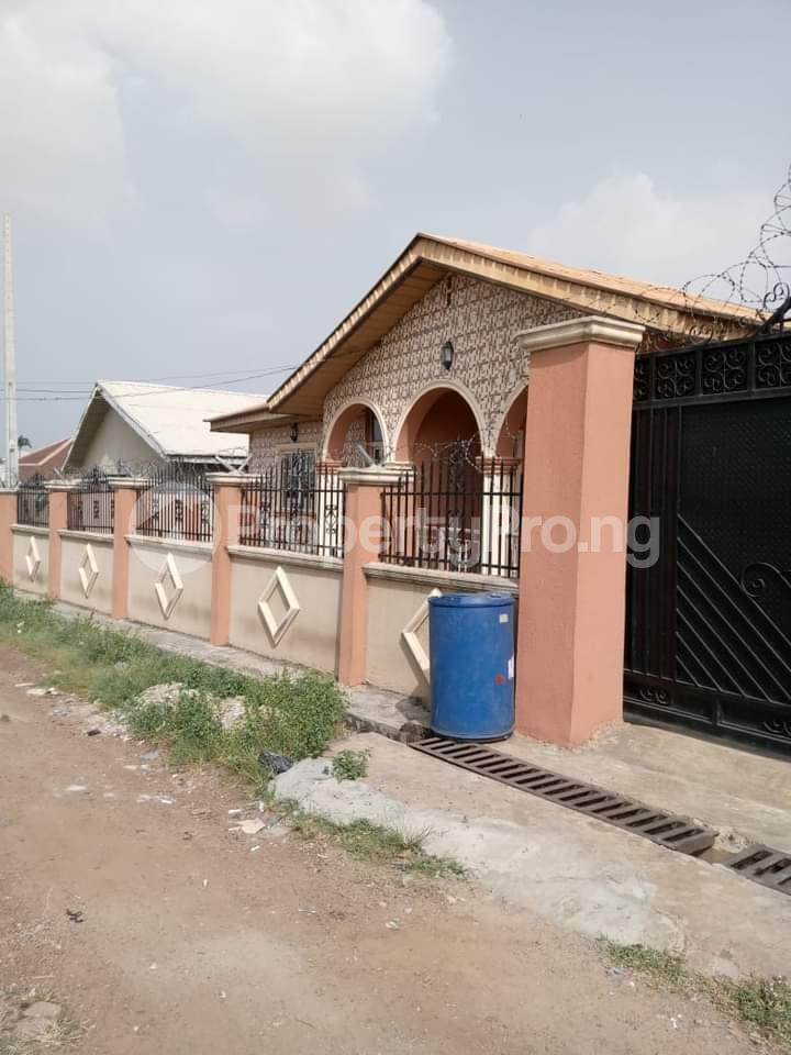 3 bedroom Flat / Apartment for rent Kasumu Estate Akala Express Ibadan Oyo