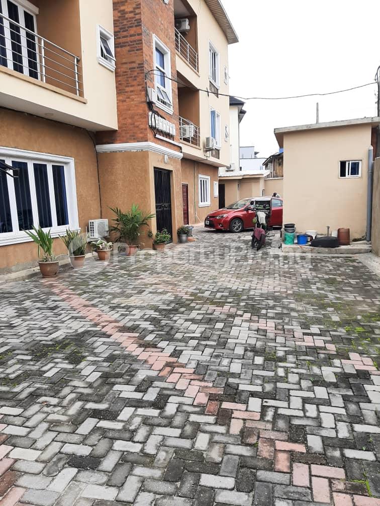3 bedroom House for rent Okunola Mende Maryland Lagos