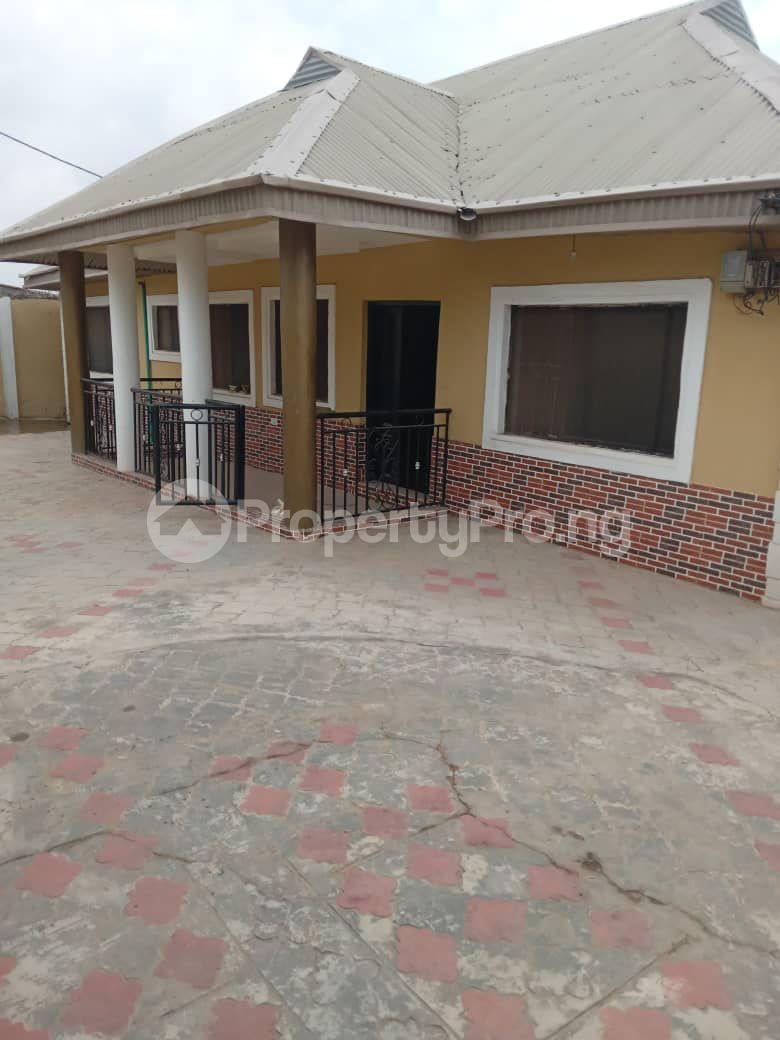3 bedroom Flat / Apartment for rent Zartech Oluyole Extension, Ibadan Oyo - 2