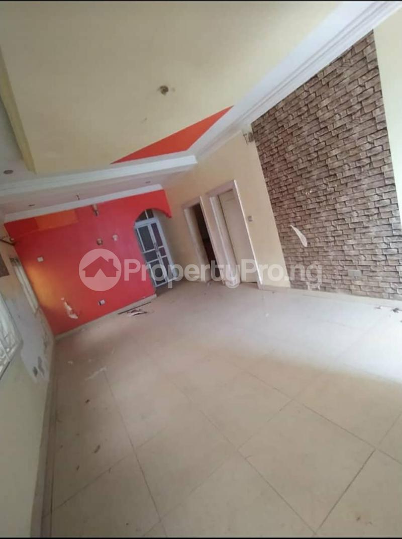 3 bedroom Flat / Apartment for rent Oluyole Estate Ibadan Oyo
