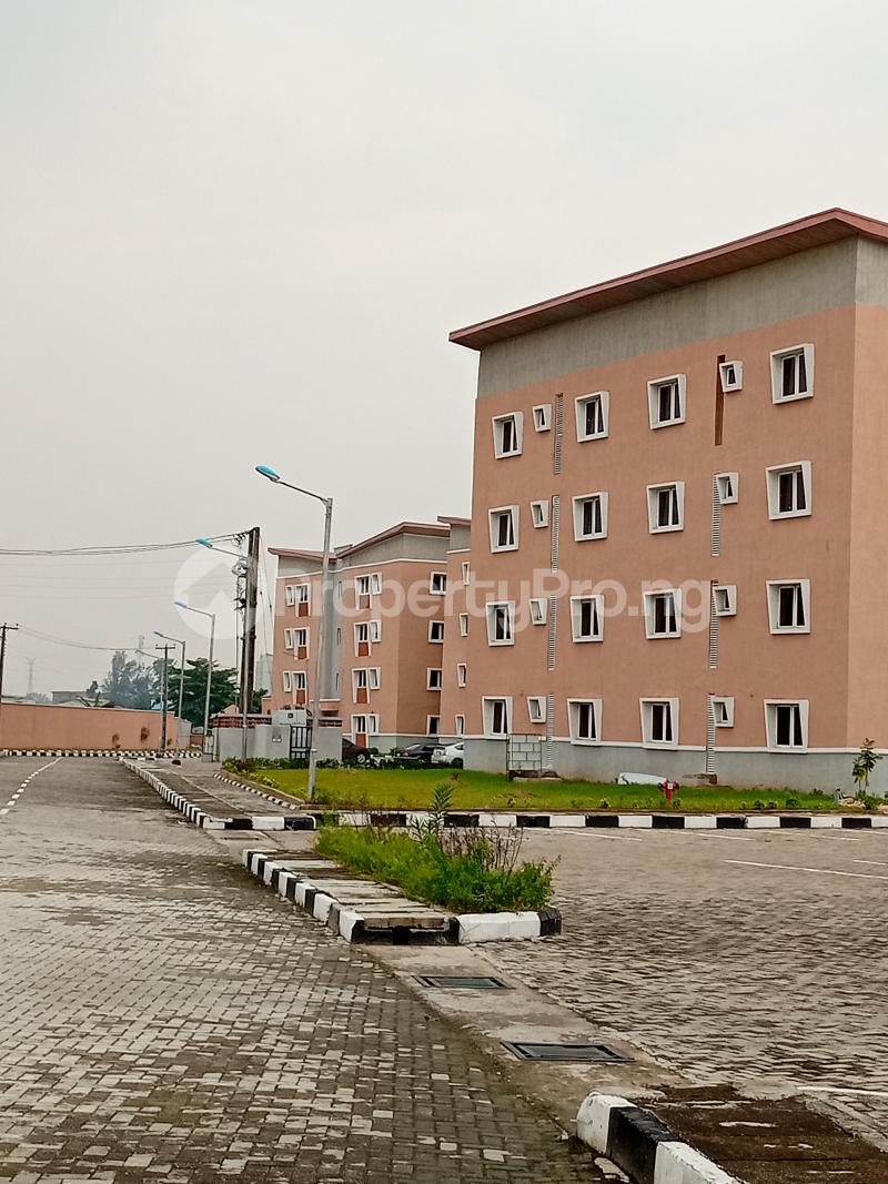 3 bedroom Flat / Apartment for sale New Lagos Homes Iponri Estate Off Bode Thomas Bode Thomas Surulere Lagos