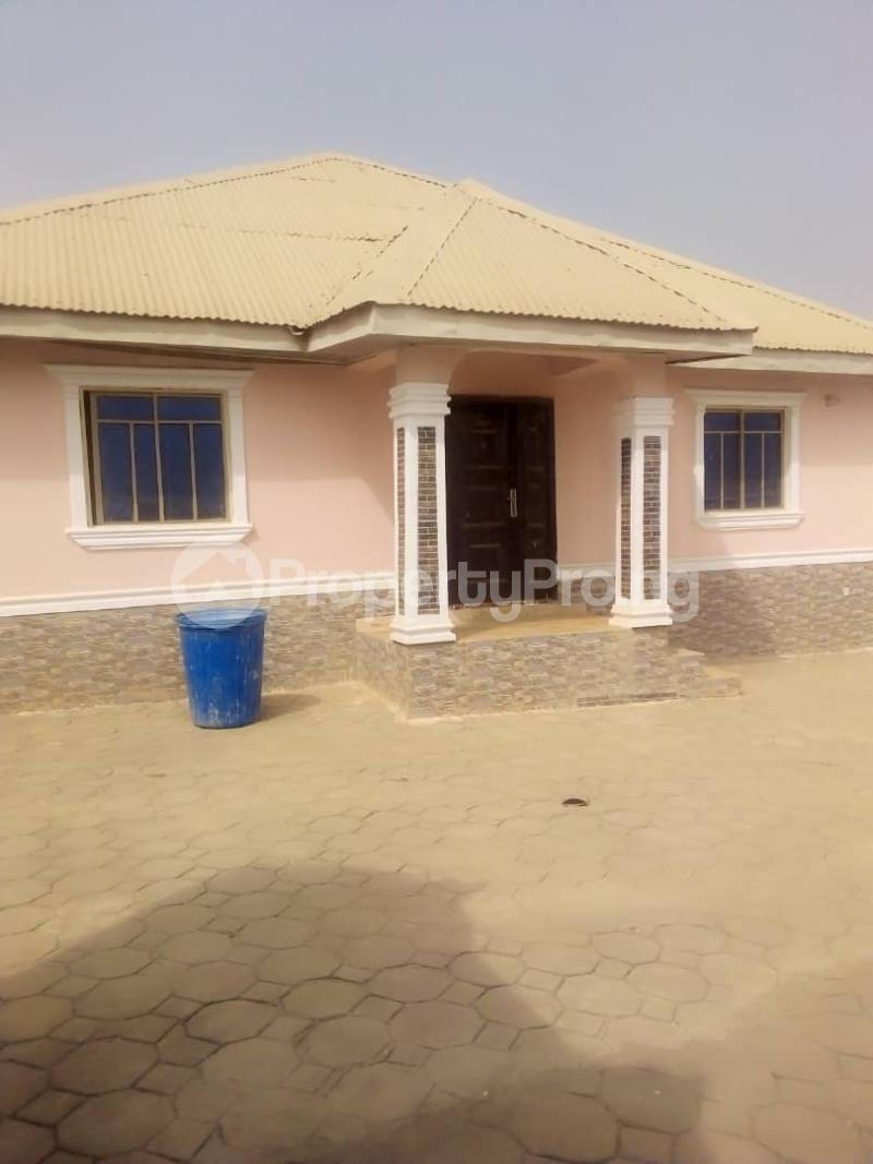 3 bedroom Flat / Apartment for rent Ashaka Asunle Kasumu Road, Tipper Garage Ibadan Oyo