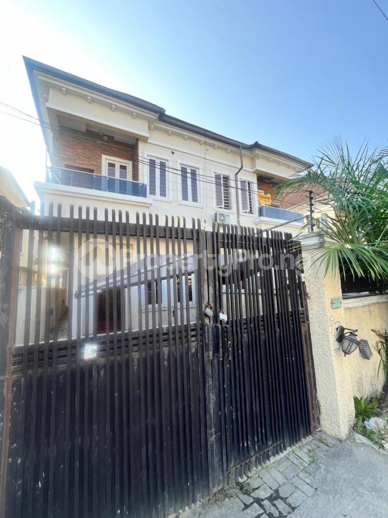 3 bedroom House for rent Chevron Chevron Lekki Lagos
