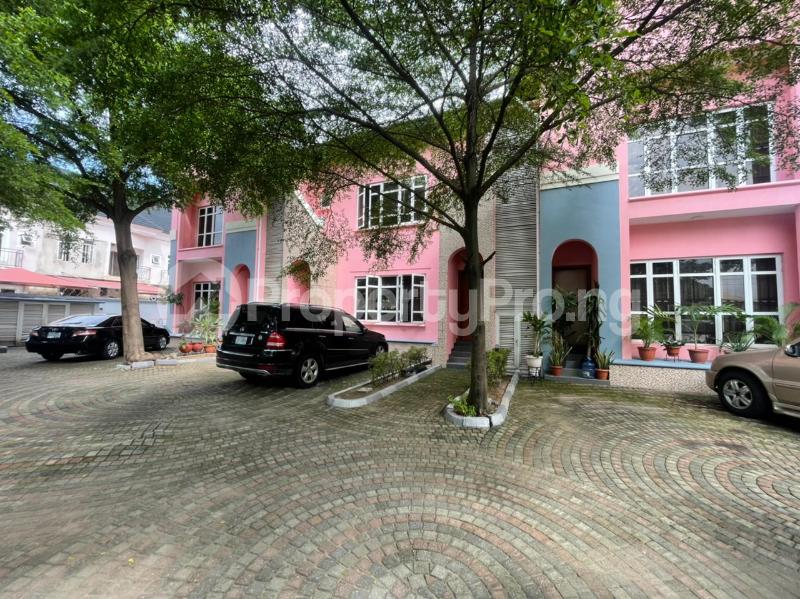 3 bedroom House for rent ONIRU Victoria Island Lagos