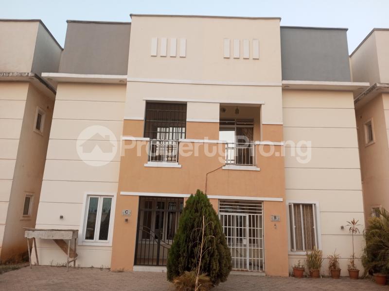 3 bedroom House for rent Overlooking Suncity Estate Kaura (Games Village) Abuja
