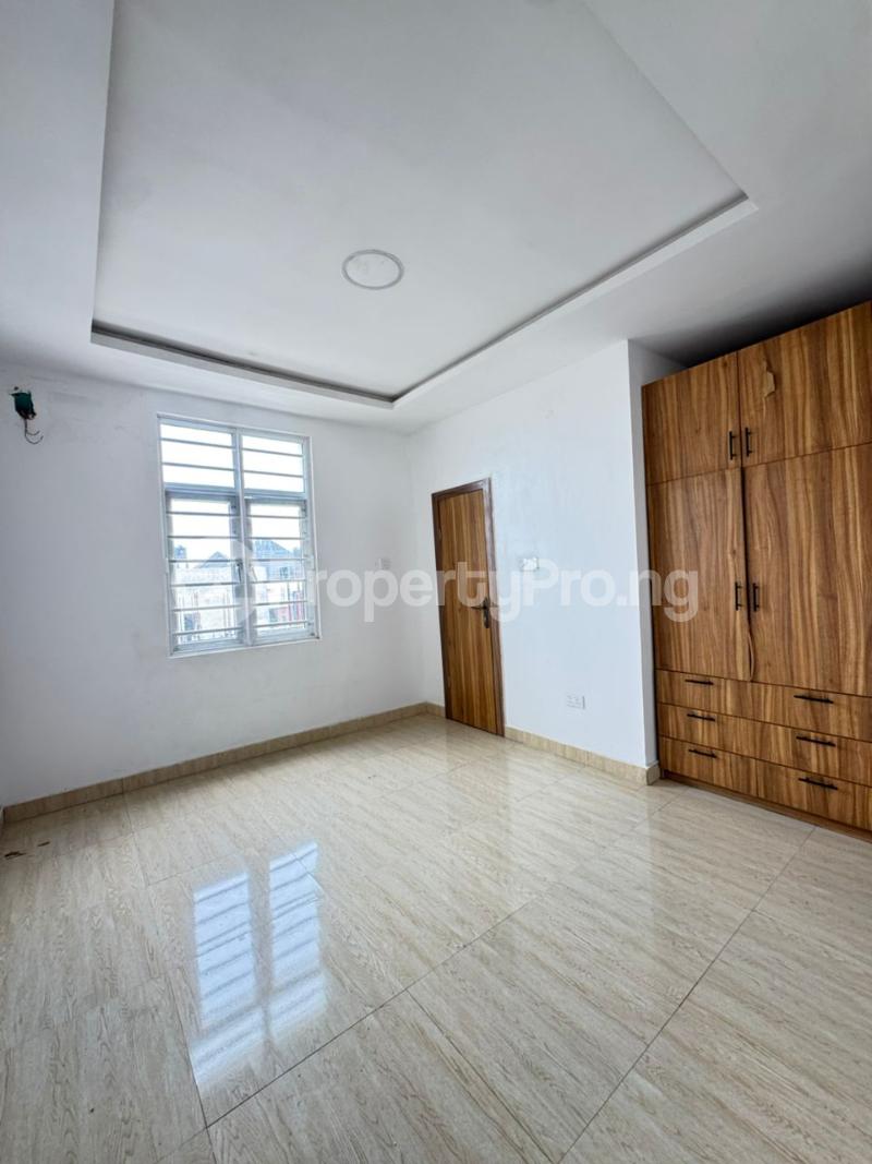 3 bedroom House for rent Orchid Road Lekki Lagos