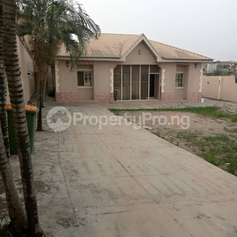 3 bedroom House for sale Daddy Savage St, Fagba Iju Lagos