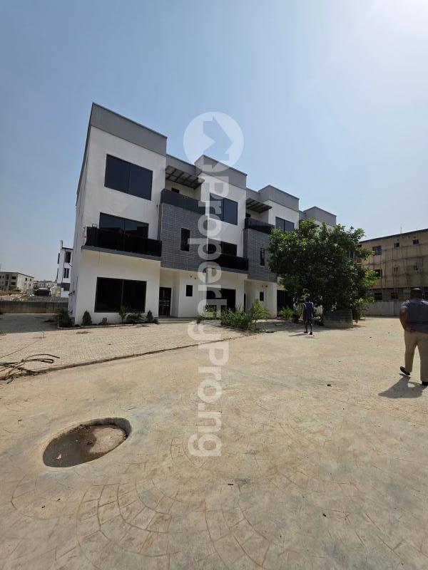 5 bedroom House for sale Back Of Hmedix Guzape Abuja
