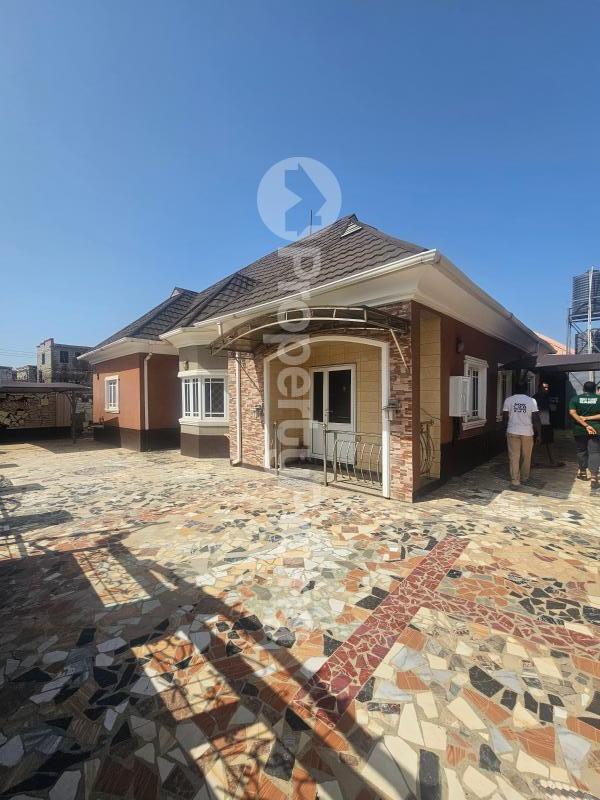 3 bedroom House for rent Along Von Garden Estate Road, Lugbe Abuja
