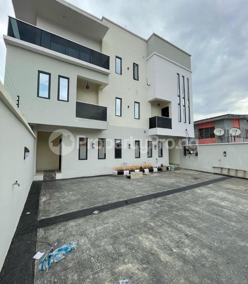 5 bedroom House for sale Ilawe Str, Ifako-gbagada Gbagada Lagos