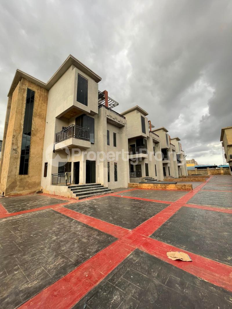 4 bedroom Flat / Apartment for sale Kado Abuja