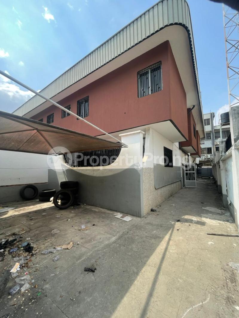 4 bedroom House for rent Mko Abiola Crescent Opebi Ikeja Lagos
