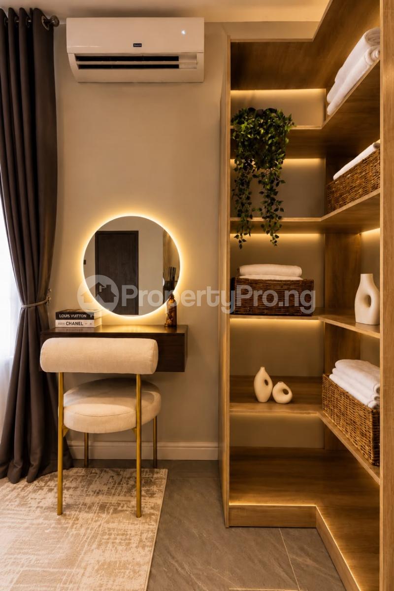 4 bedroom Flat / Apartment for shortlet ONIRU Victoria Island Lagos