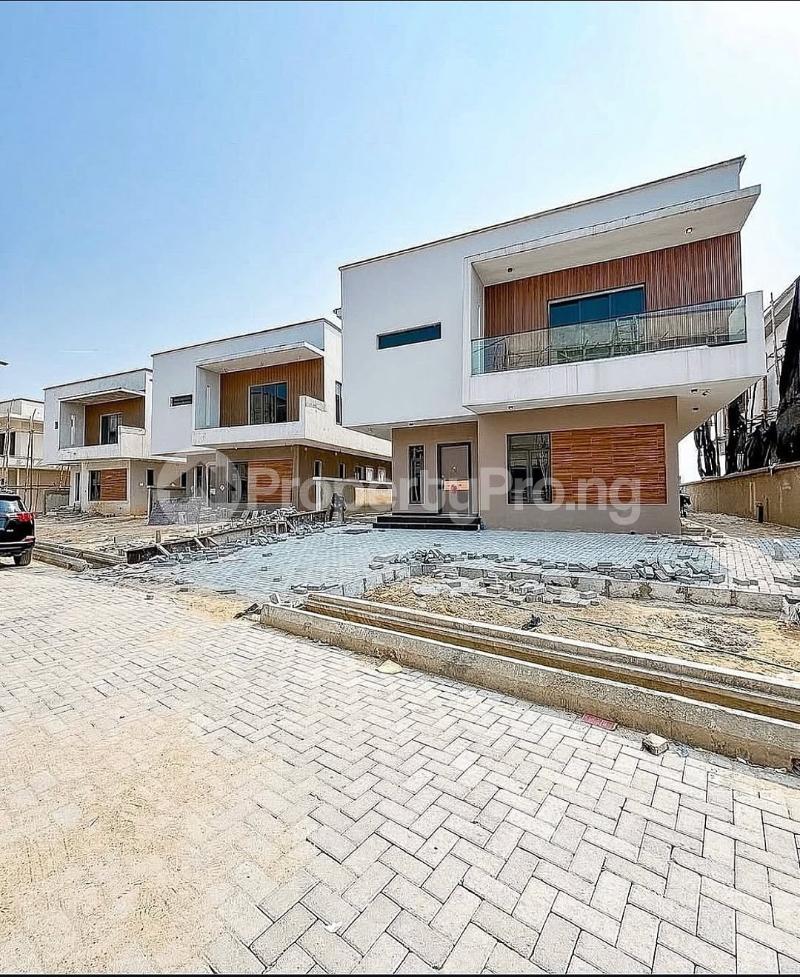 4 bedroom House for sale Located In One Of The Few Fully Powered Estates With Very Good Layout Lekki Phase 1 Lekki Lagos - 0