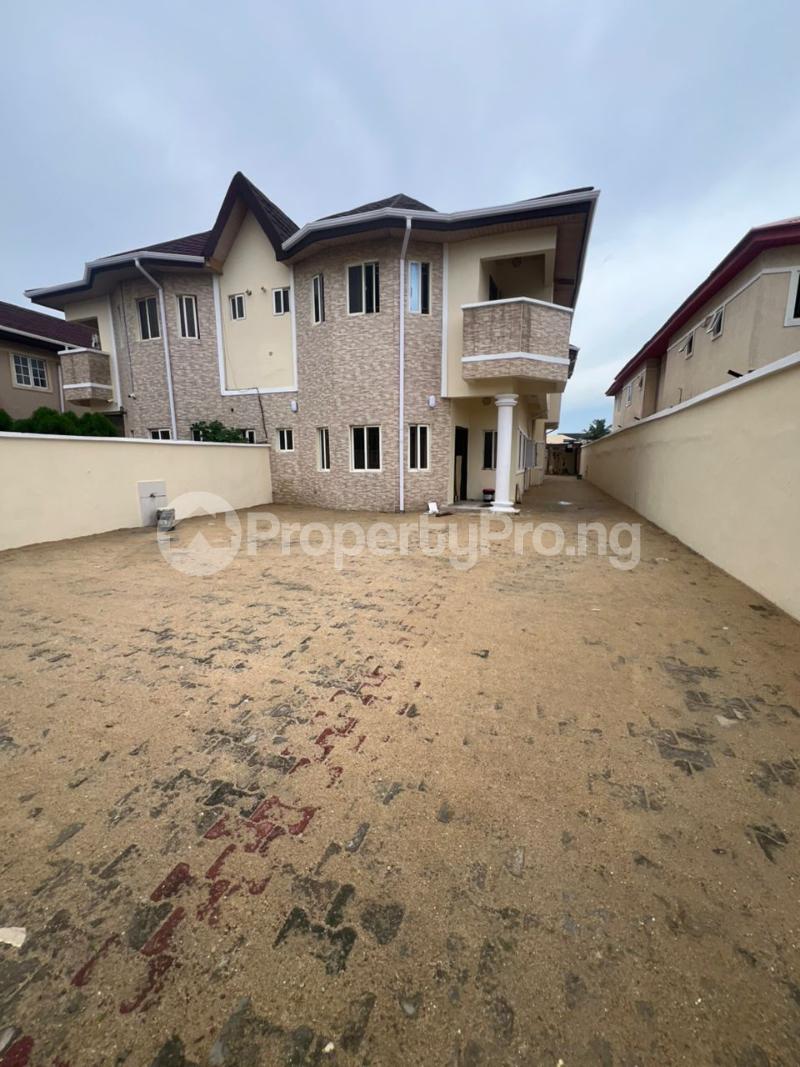 4 bedroom House for rent Alpha Beach Road Lekki Lagos
