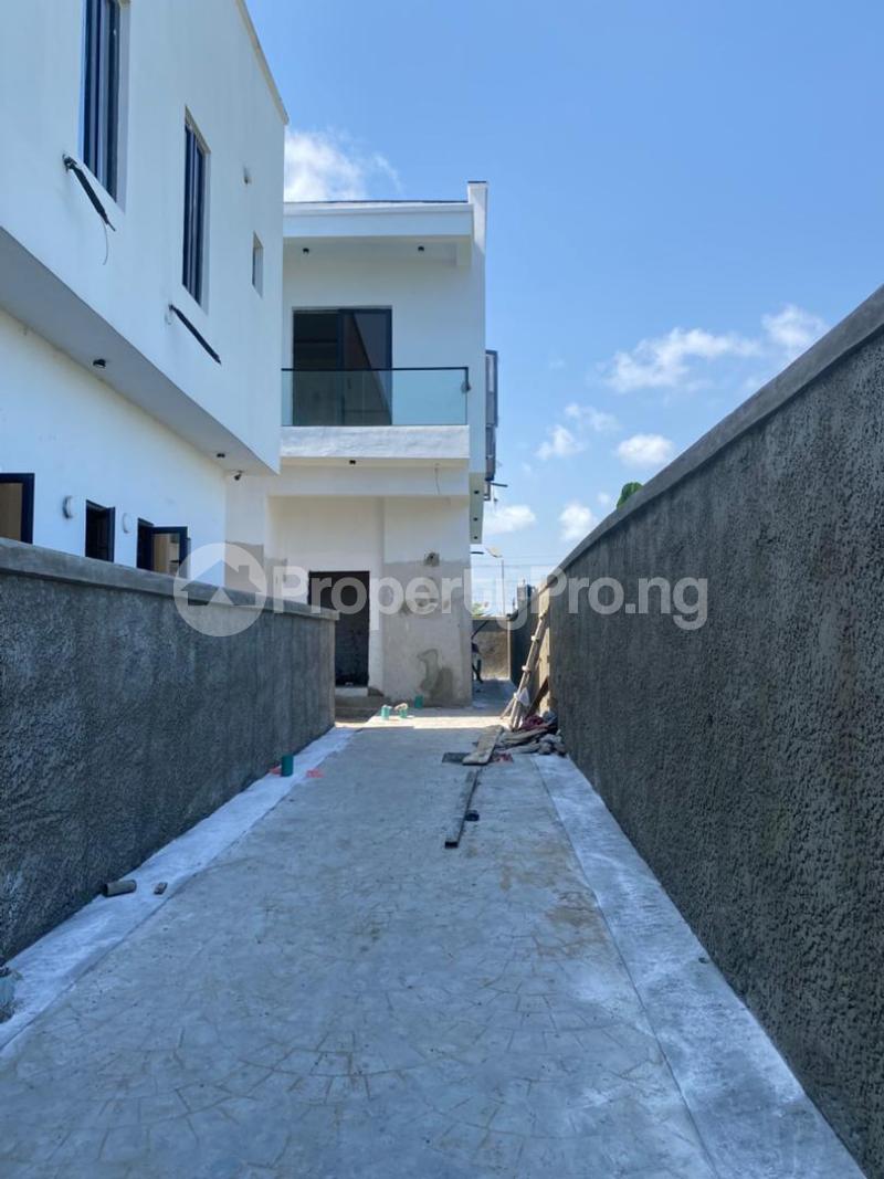 4 bedroom House for sale Mobil Road Ajah Lagos