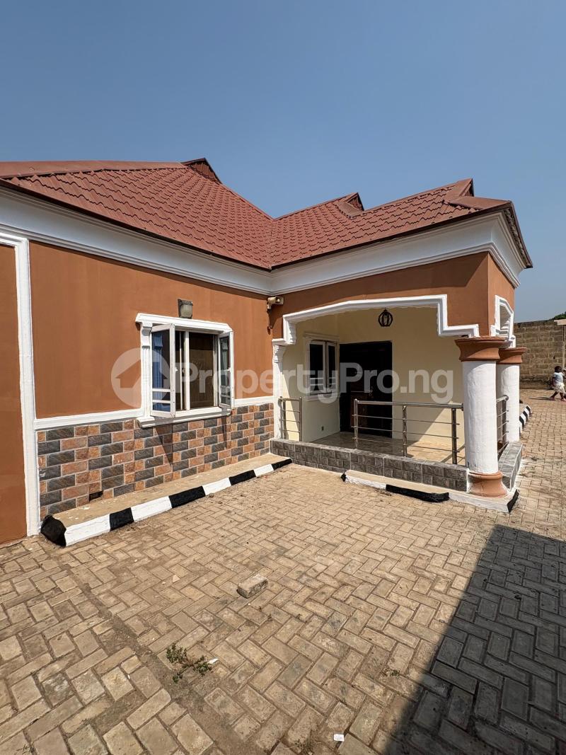 4 bedroom House for rent Powerline Area Olorunda Osun