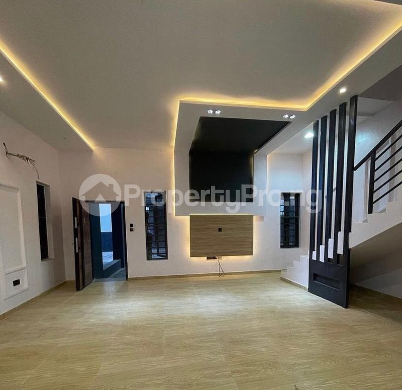 4 bedroom House for sale 15,eyinta , Around Any Block Agric Ikorodu Lagos