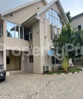 4 bedroom Flat / Apartment for rent Presidential Villa Asokoro Abuja