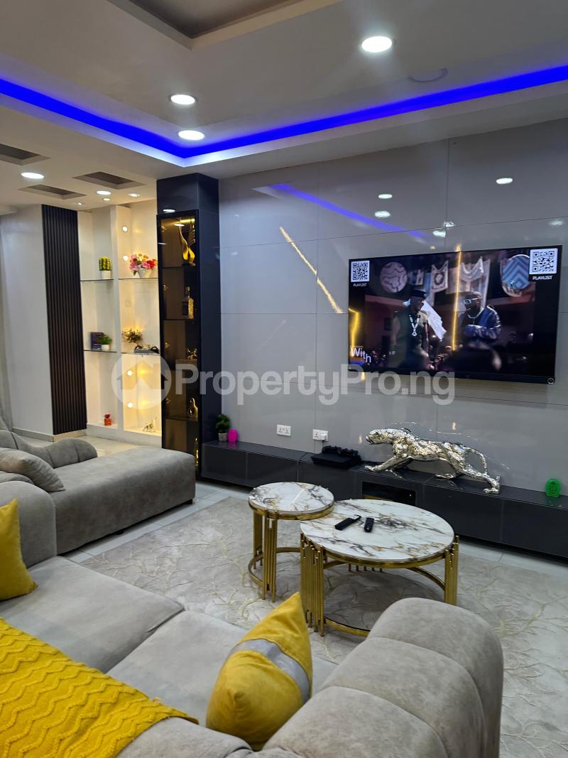 4 bedroom Flat / Apartment for shortlet ONIRU Victoria Island Lagos