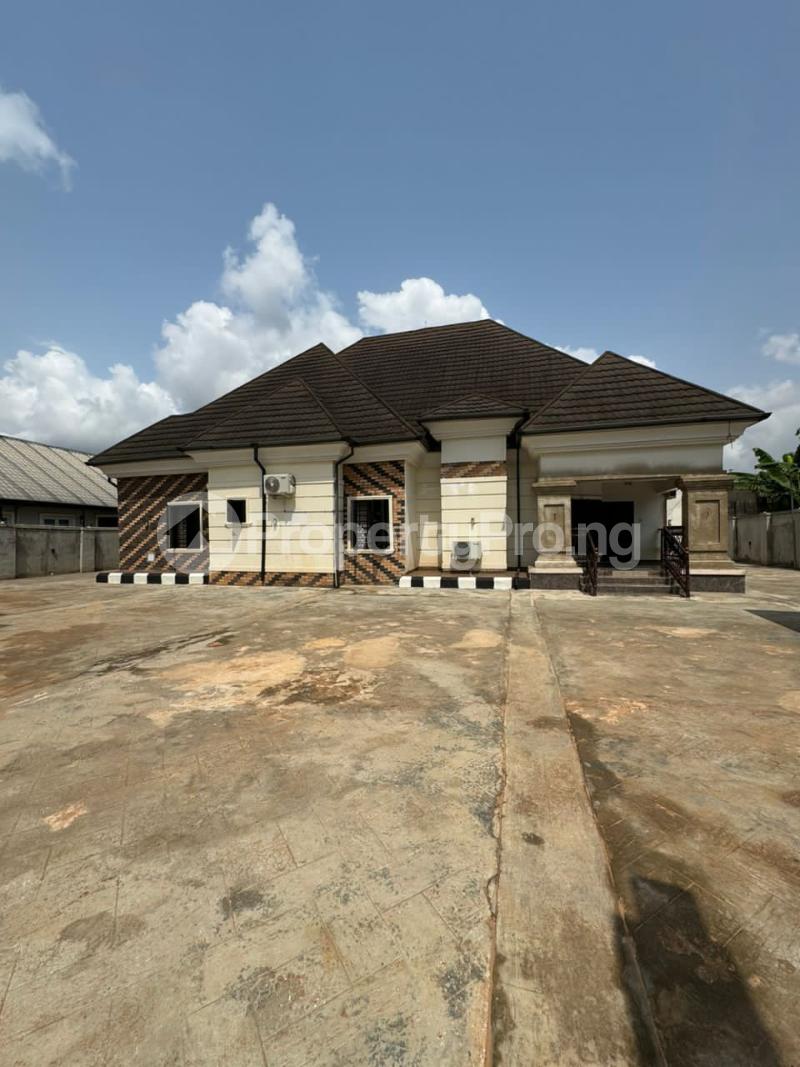 4 bedroom House for sale Off Amagba /ewukwu Road, Gra, Central Edo - 0
