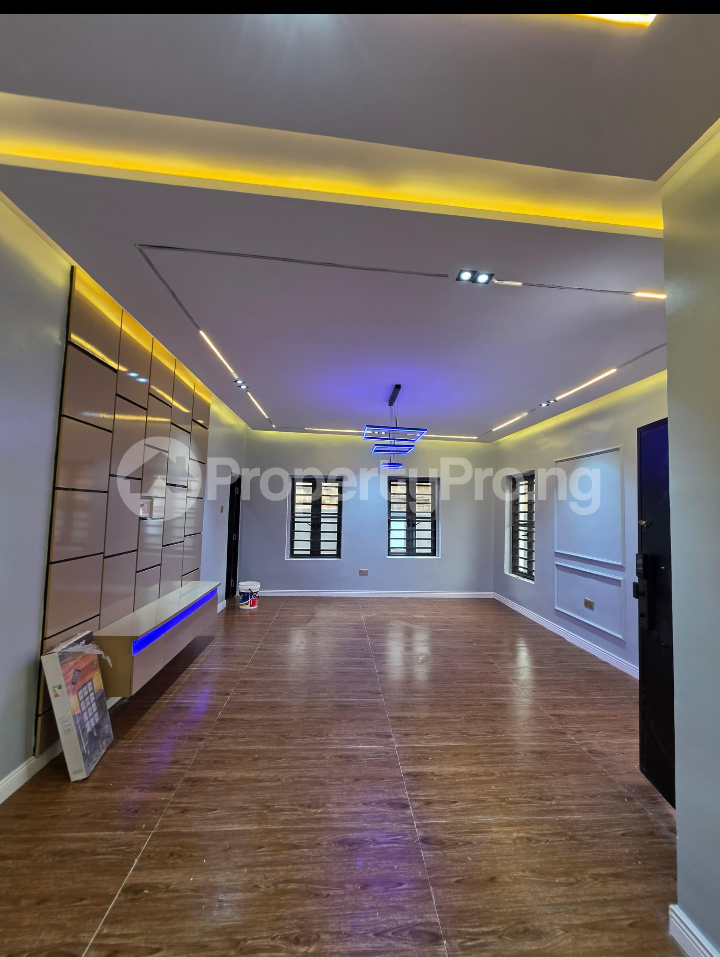 House for sale Akoto Estate, Elebu Akala Express Ibadan Oyo