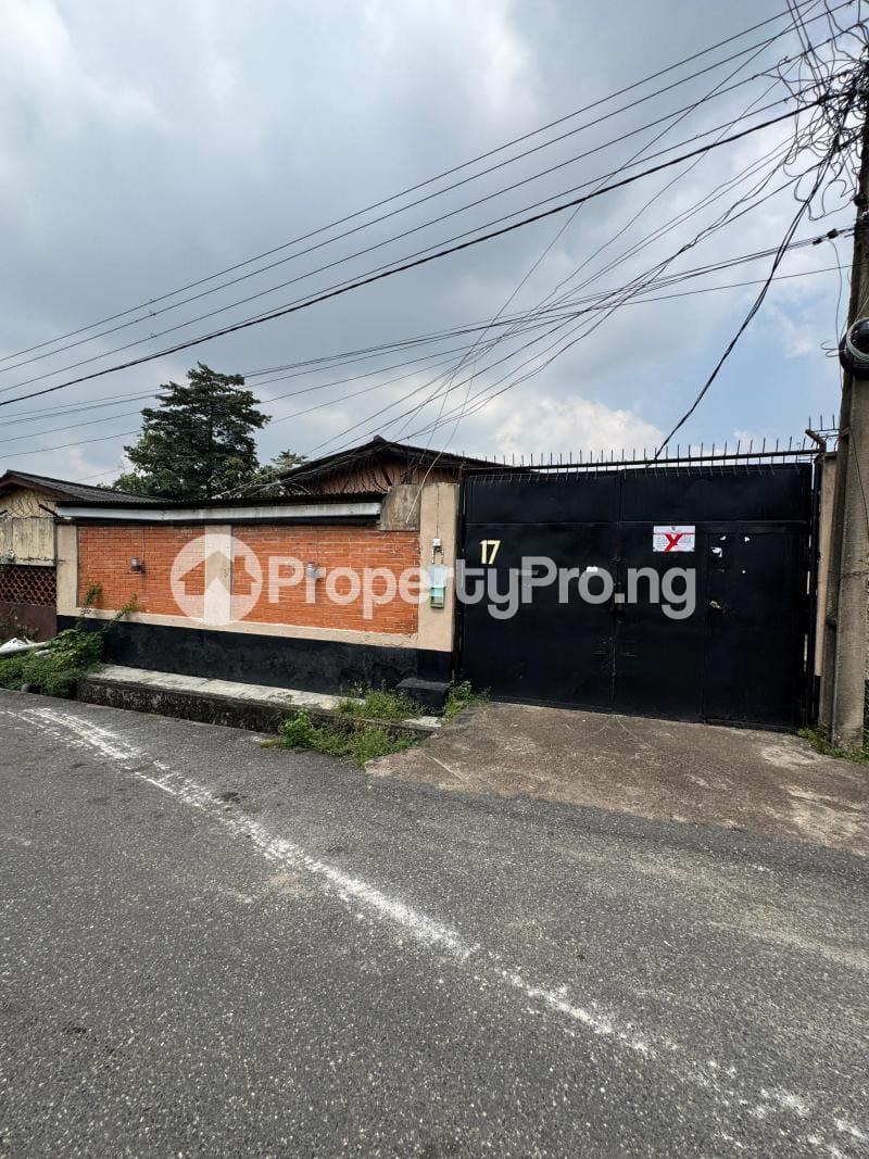 4 bedroom House for sale Crescent Off Adeniran Surulere Lagos
