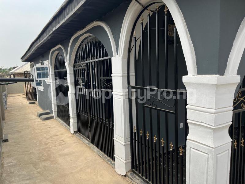 4 bedroom House for sale Behind Bovas Filling Station Apata Ibadan Oyo