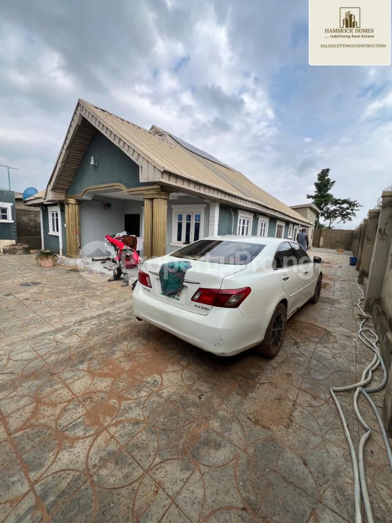 6 bedroom House for sale Akingbile After Iita Road Moniya Ibadan Oyo