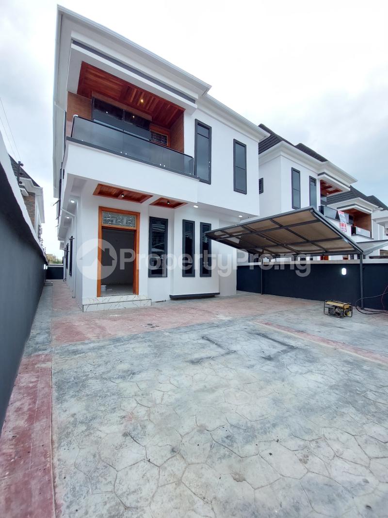 4 bedroom House for sale A Very Beautiful Estate chevron Lekki Lagos