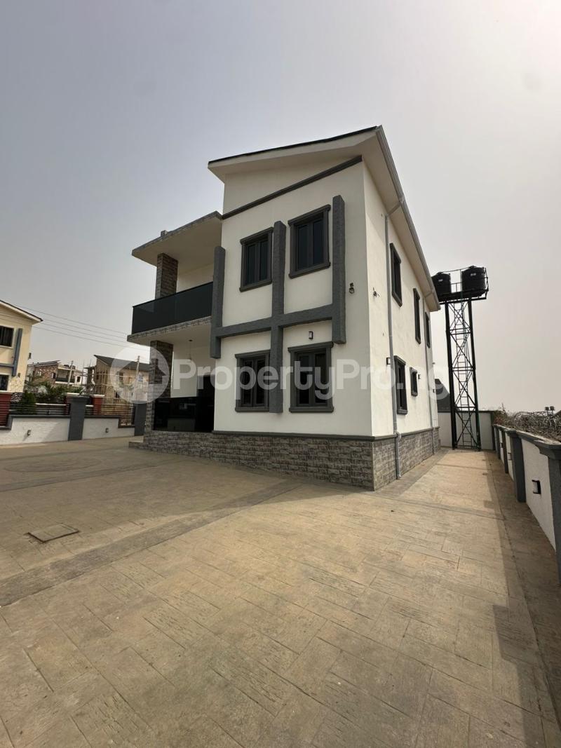 4 bedroom House for sale By Von Lugbe Abuja