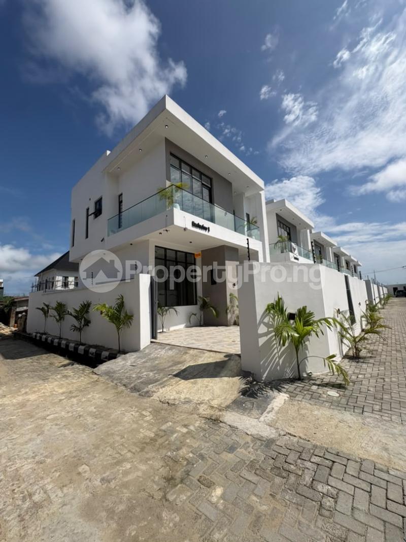 4 bedroom House for sale Lekki Lagos