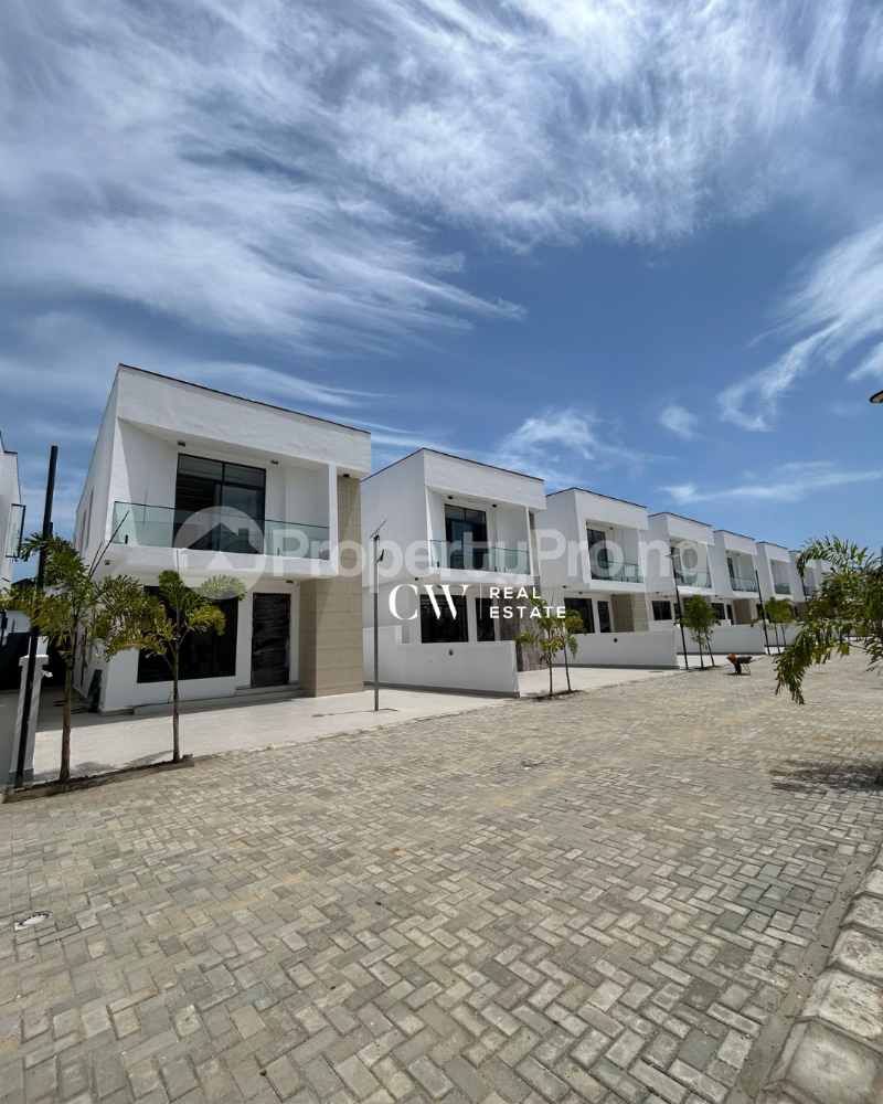 4 bedroom House for sale Lekki Lagos
