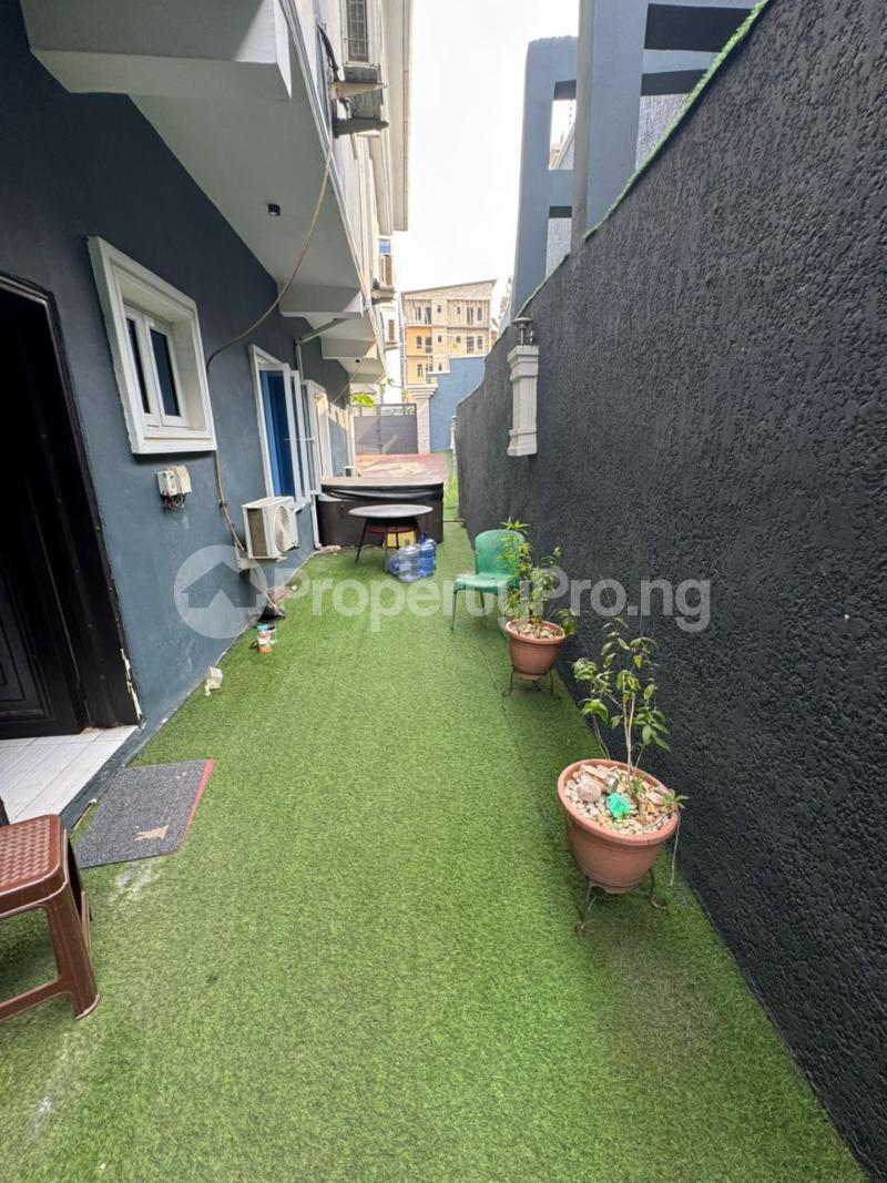 4 bedroom Flat / Apartment for rent Opebi Ikeja Lagos