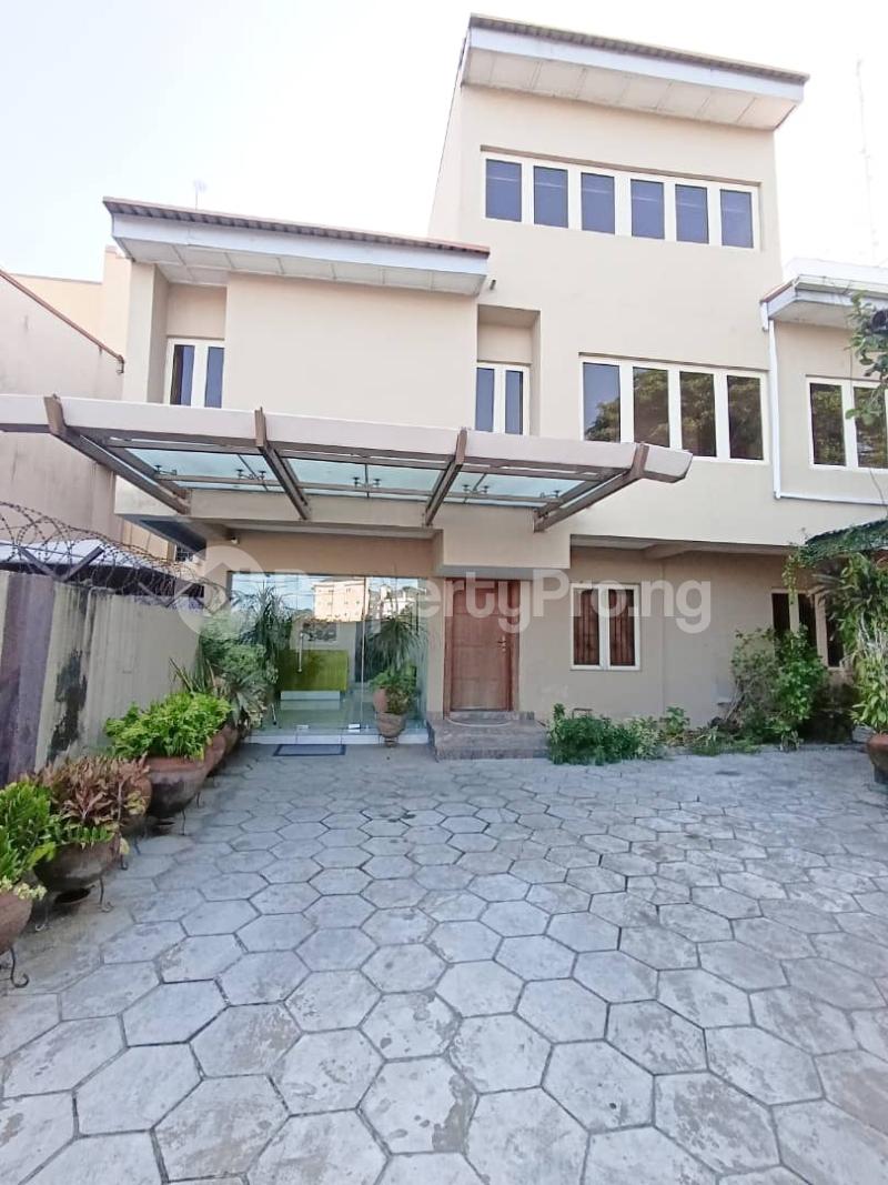 4 bedroom House for sale Karimu Kotun Victoria Island Lagos