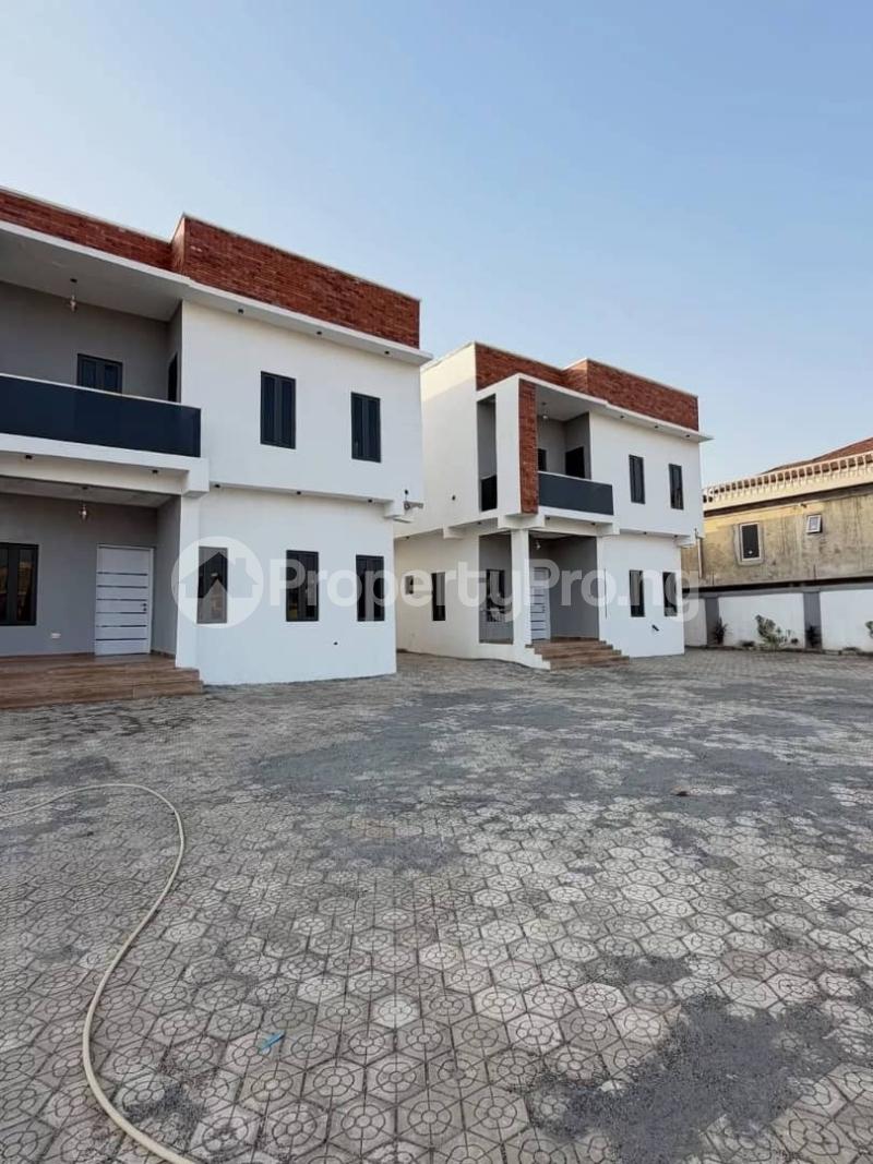 4 bedroom House for sale Guzape Abuja