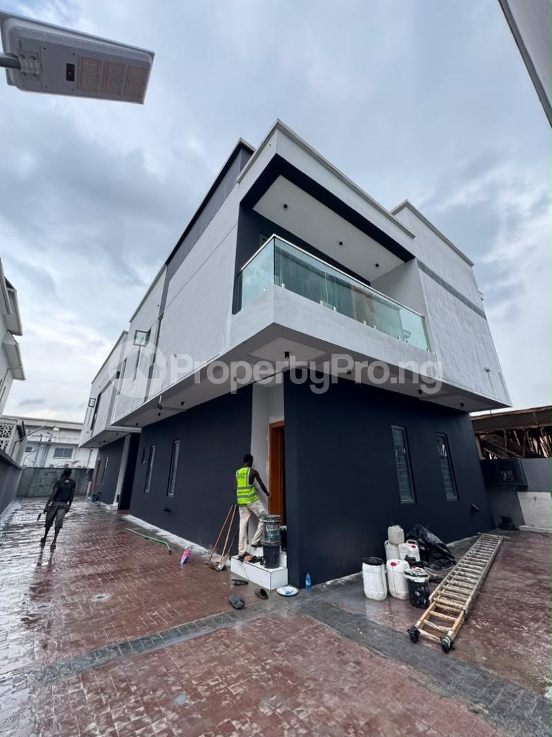 4 bedroom House for sale Surulere Lagos